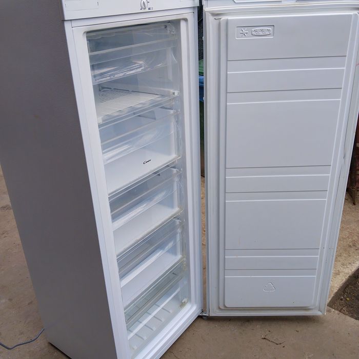 Congelator vertical Candy
