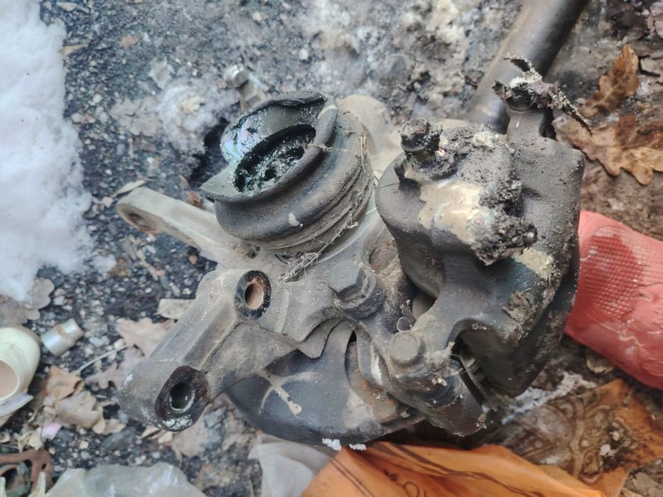 Продам запчасти на ниссан