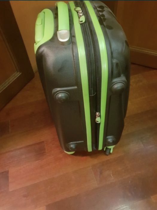 Чемодан маленький