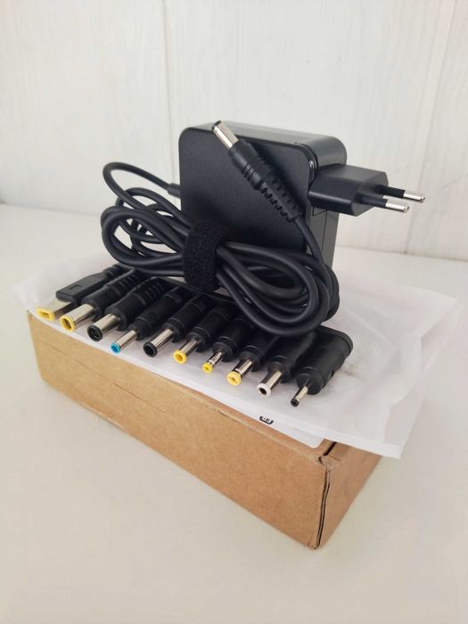 Универсальное зарядное устройства для ноутбука