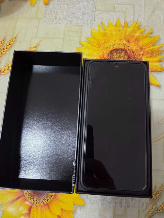 Samsung S22 - 5G dual sim 256 memory Gb- 8Gb Ram, achizitie 21.04.2022. NU ma intereseaza schimburi, doar vinzare!