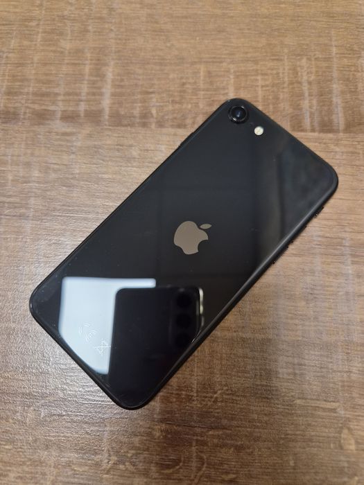 Iphone SE 2 2020 черен 128GB