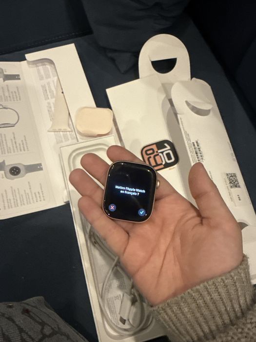 iWatch 1 0  sotiladi !!! Srochniy