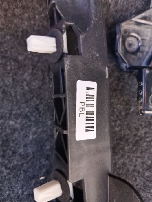 Крепление бампера, шильдик, парктроник