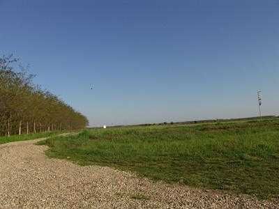 PROPRIETAR - investitie 8 HA (4+4) intravilan langa padure si lac