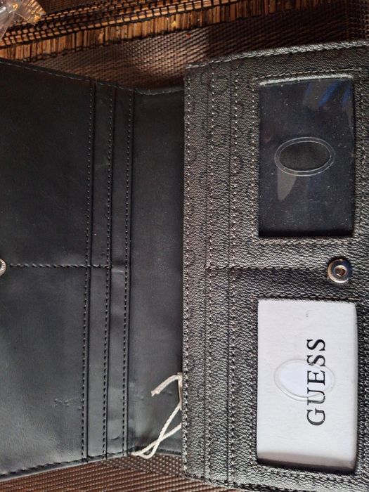 Portmoneu Guess Femei