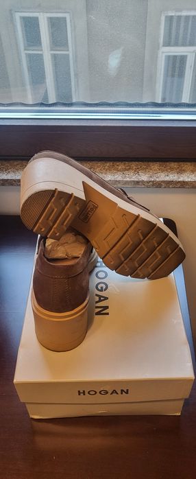Vand mocasini/loafers cu toc Pollini