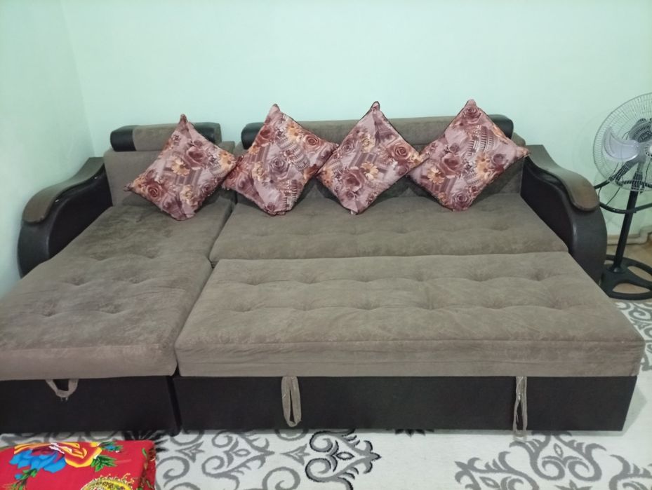 Клем, диван сатылады.