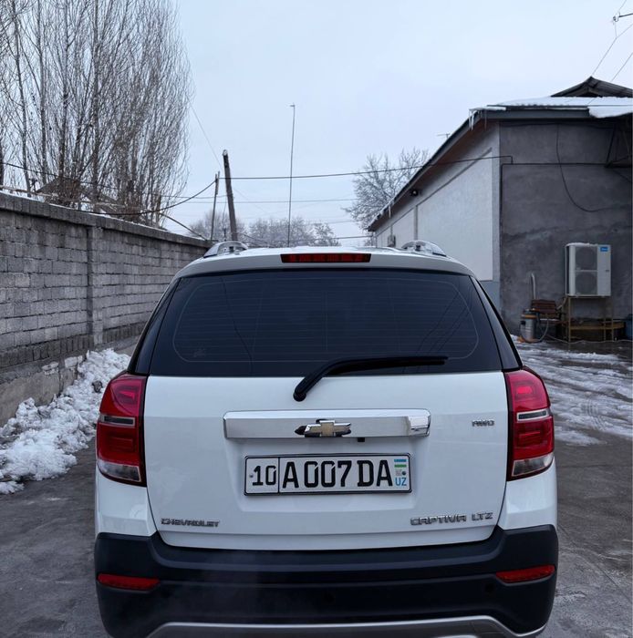 Chevrolet Captiva 3-4