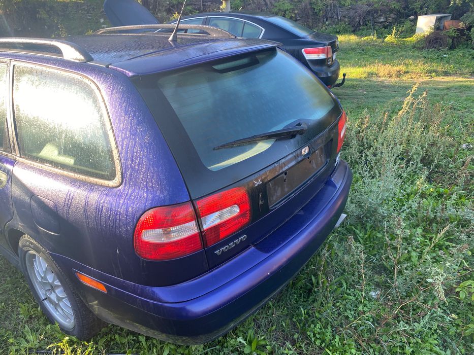 Volvo V40 2.0T 163 кс всичко по колата работи