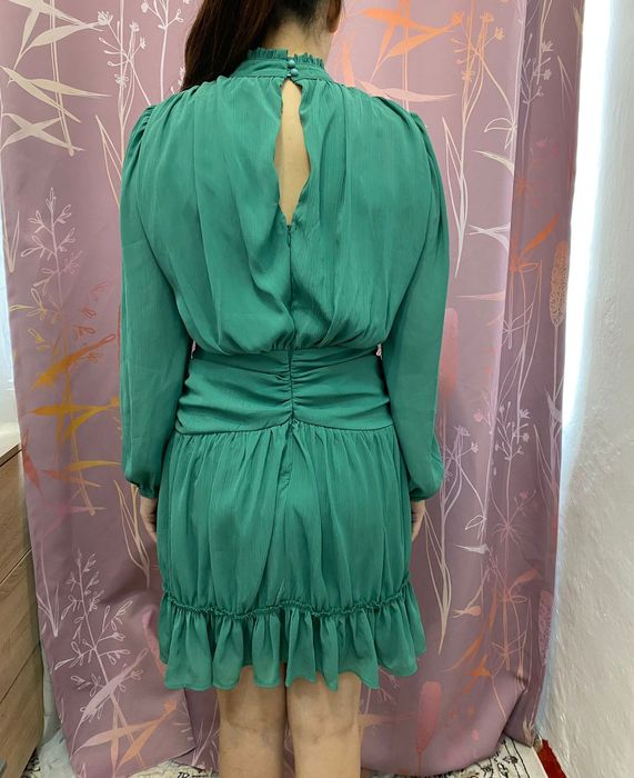 Продам красивый модный платье