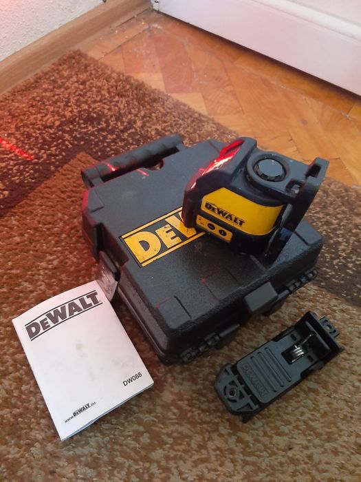 Devalt lase nivela dcw088 ca nou