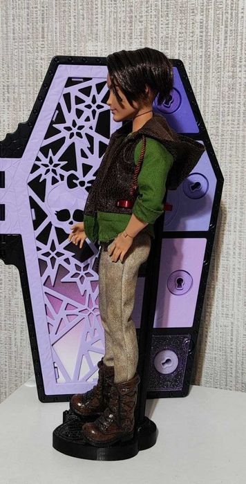 Хантэр Хансмэн, Эвер Афтер Хай