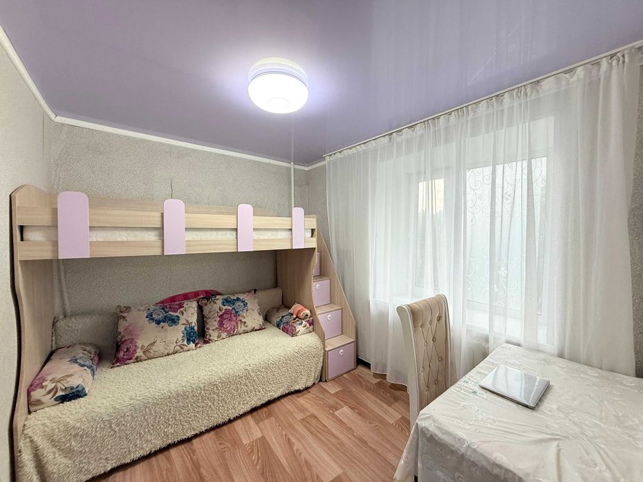 3-комнатная на 6 мкрн ][