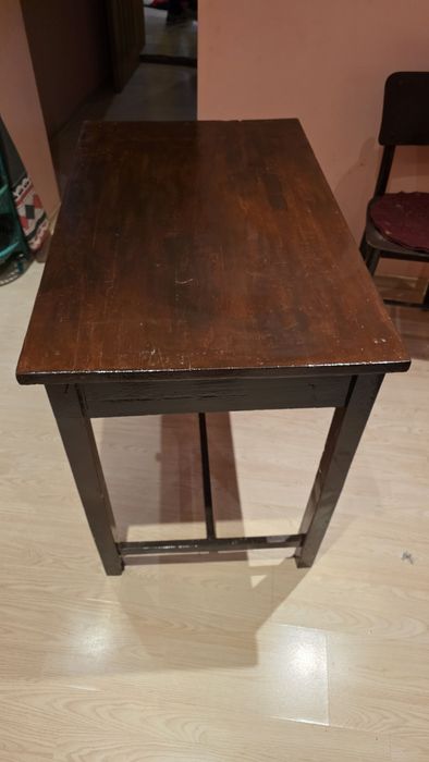 Стара трапеза маса