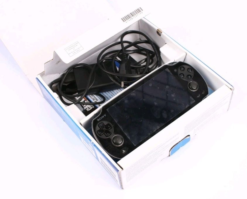 Sony PS Vita OLED PCH-1004 (Перфектно състояние, Пълен комплект + 2 Игри)