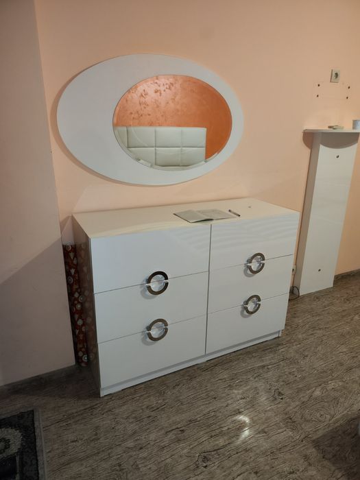 Продавам спалня комлект