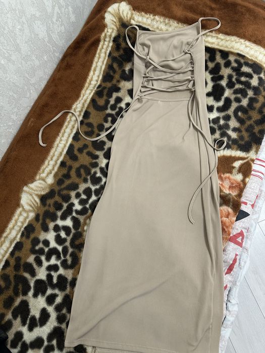 Платье с открытой спиной