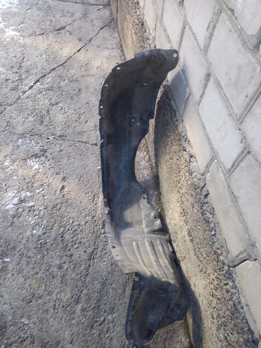 Подкрылок Тойота Карина е.