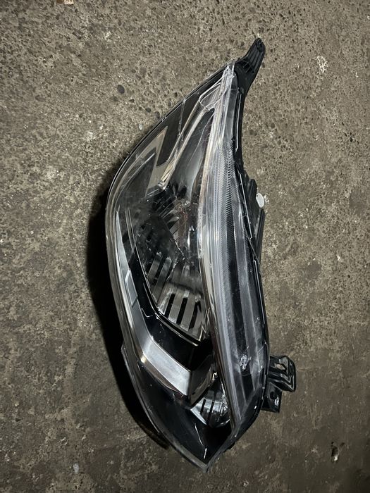 Onix o’ng taraf fara usti shishas singan qogan joyalar butun