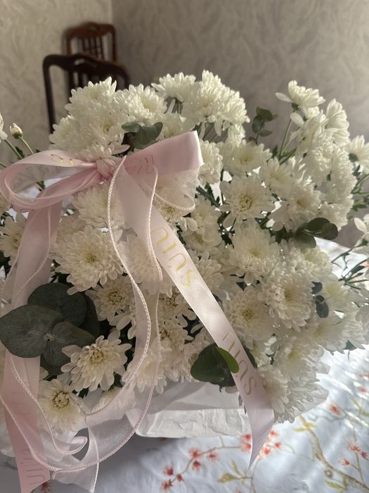 Цветы   бүгін келді .