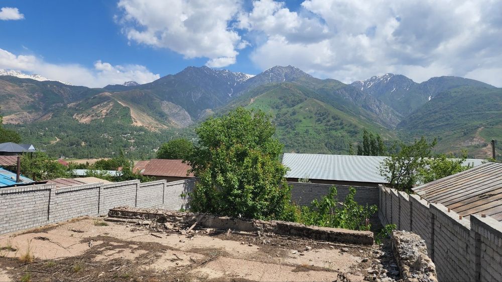 Дача Бустонлик район  8 сотих +1 Срочно!!