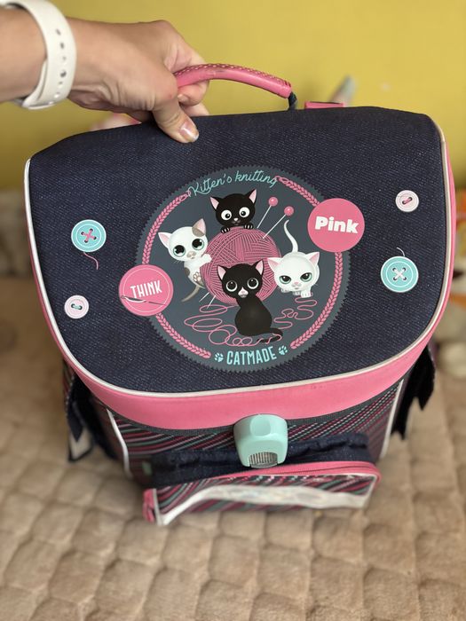 Ученическа раница Ars Una Think Pink - Compact