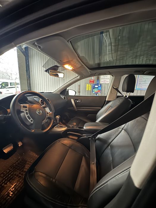 Nissan Qashqai 2.0 Diesel Automat 4x4 Tekna BOSE – 2011