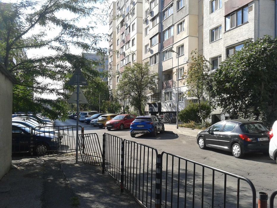 апартамент3 стаен за продажба ломско шосе до 2 спирки метро
