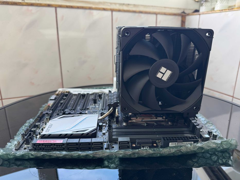 KIT Placa De Baza ASUS X99 DELUXE / Procesor Intel Core i7-5960X Extreme Edition / Cooler Thermalright Dual Tower