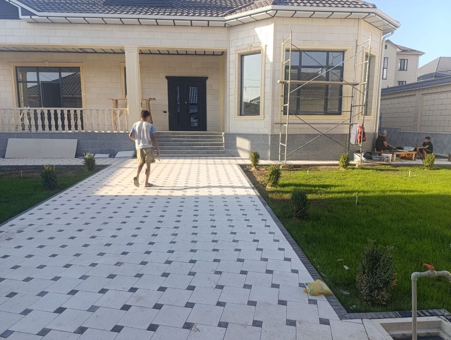 Брусчатка бордюр латок люк