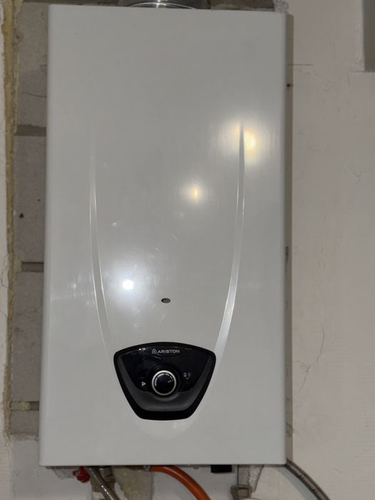 Instant pe gaz Ariston Fast Evo X ONT – ca nou