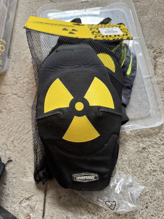 Genunchiere nukeproof bicicleta