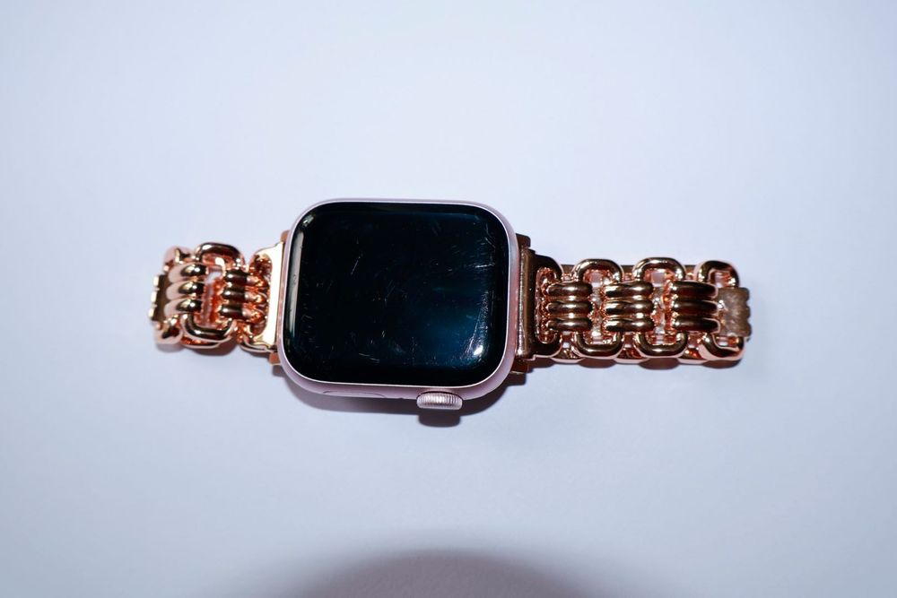 Apple Watch Series 9 GPS, 41mm, Aluminium Roz – Stare Excelentă, Curea Extra