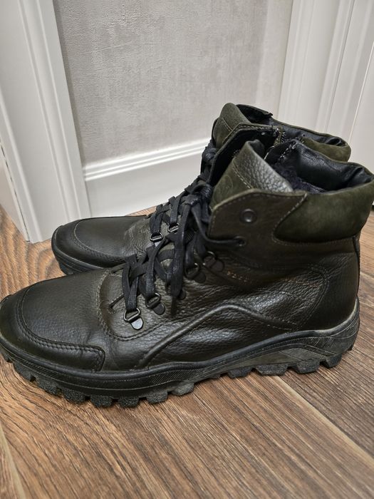 Продам кожанные сапоги