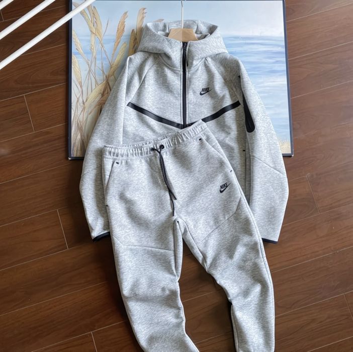 Nike tech fleece серый