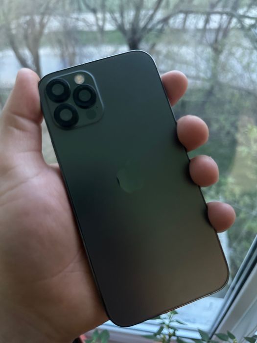 Продам iPhone 12 pro