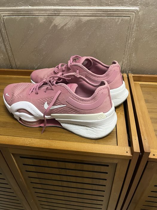 Дамски обувки Nike и Champion – №40/41 – ИЗГОДНО