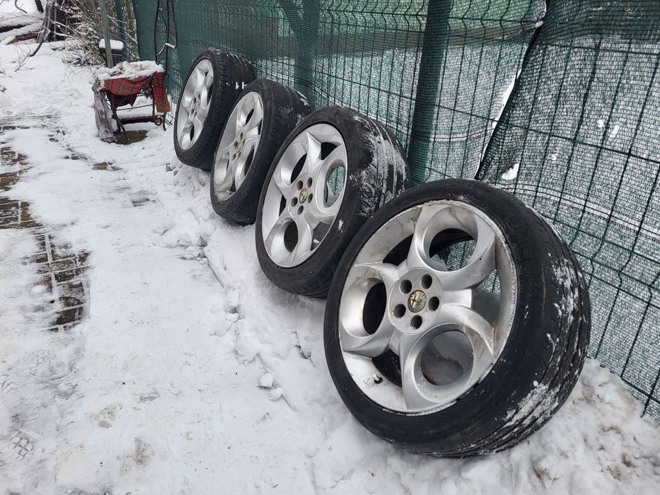 Jante originale R17  Alfa romeo 5x98, anvelope 215/45/ZR17
