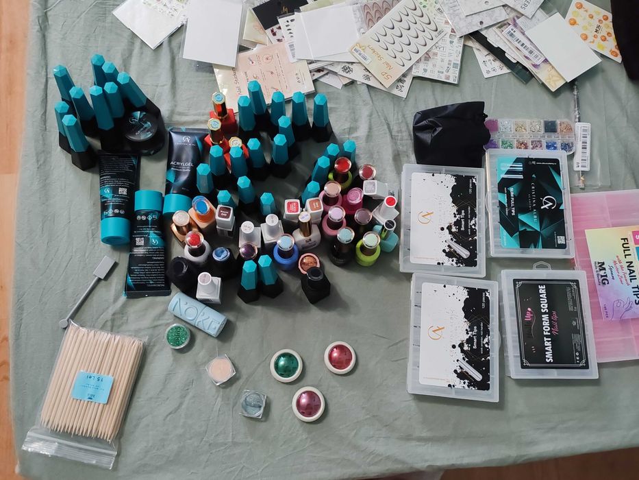 Vând produse manechiurista