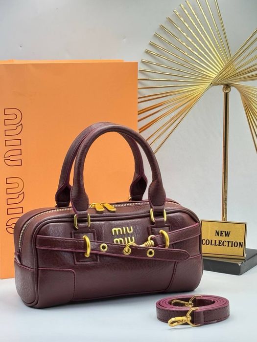 Geanta Miu Miu noua !!! Dimensiuni 27/14 !!!