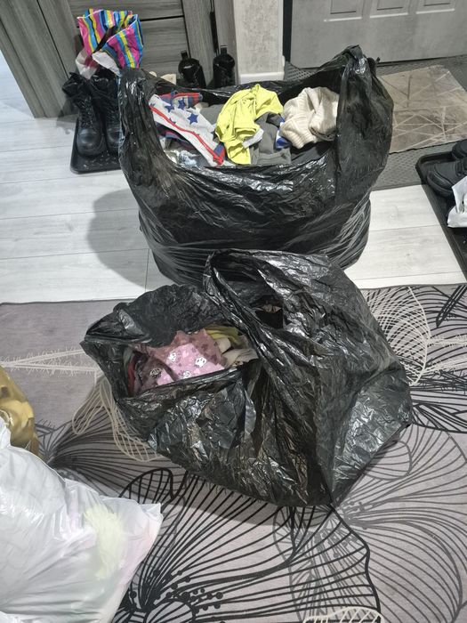 Отдам вещи еа мальчика от 2 до 5-6 лет