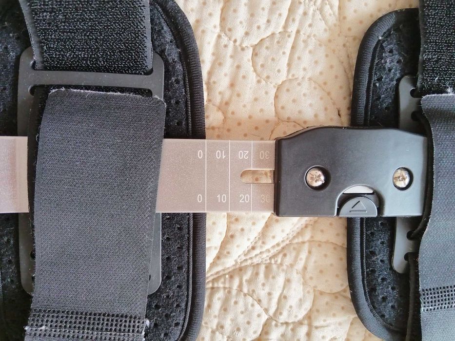 Коленный ортез с регулировкой