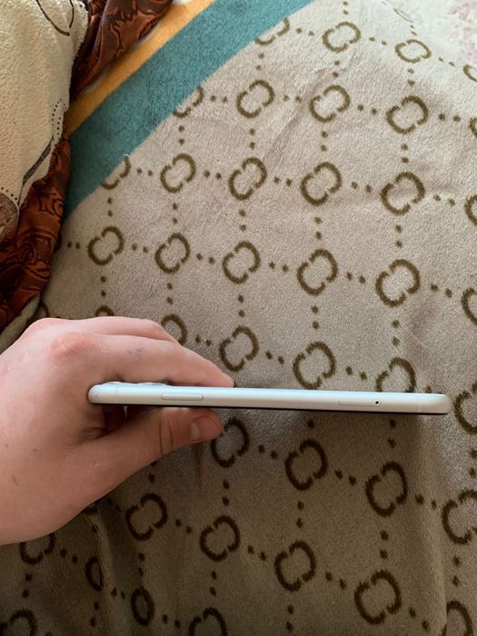 Айфон 11 белый!!