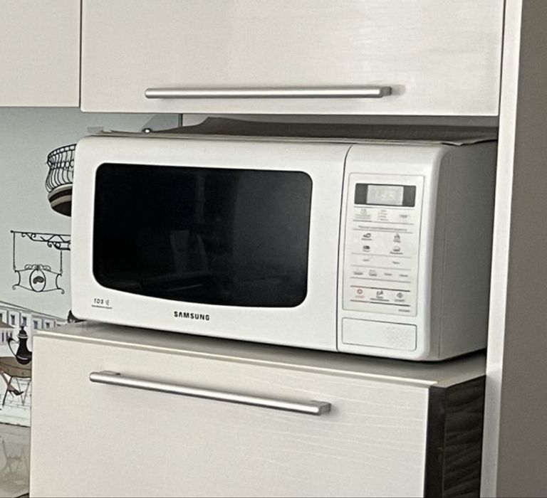 Продам микроволновку Samsung