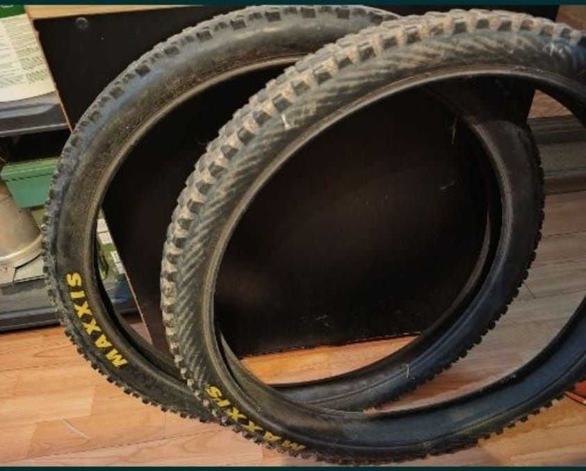 Set cauciucuri bucicleta schwalbe 29x2.25 si maxxis 26×2.4