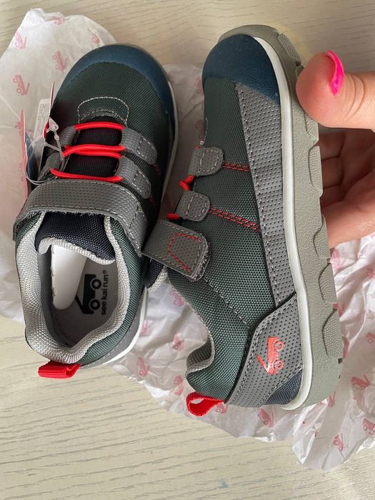 Кроссовки детские