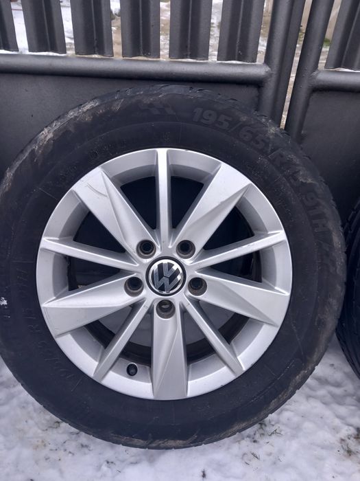 Vând Genți 15inch cu cauciucuri de vară 195/65/15