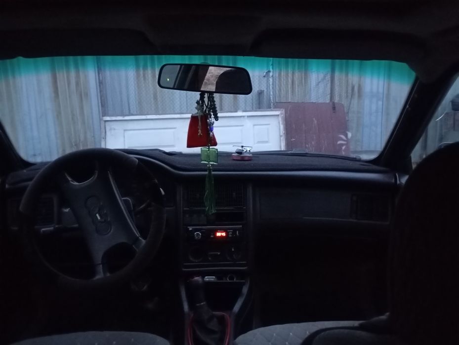 Ауди б4 80 срочно продам