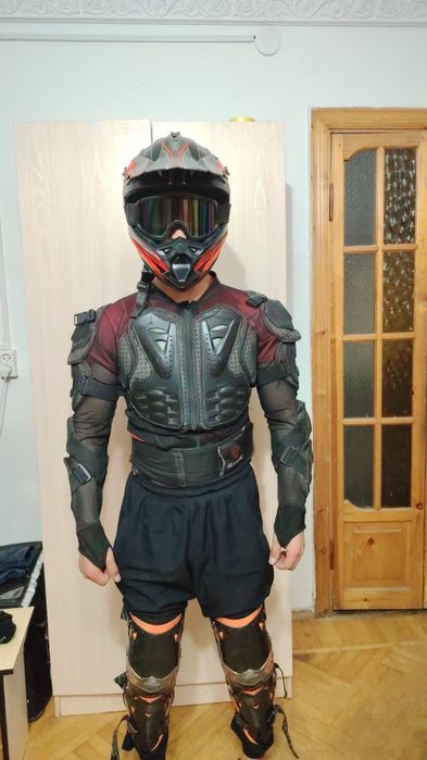 Шлема продаю отдельно чисто экиперовку